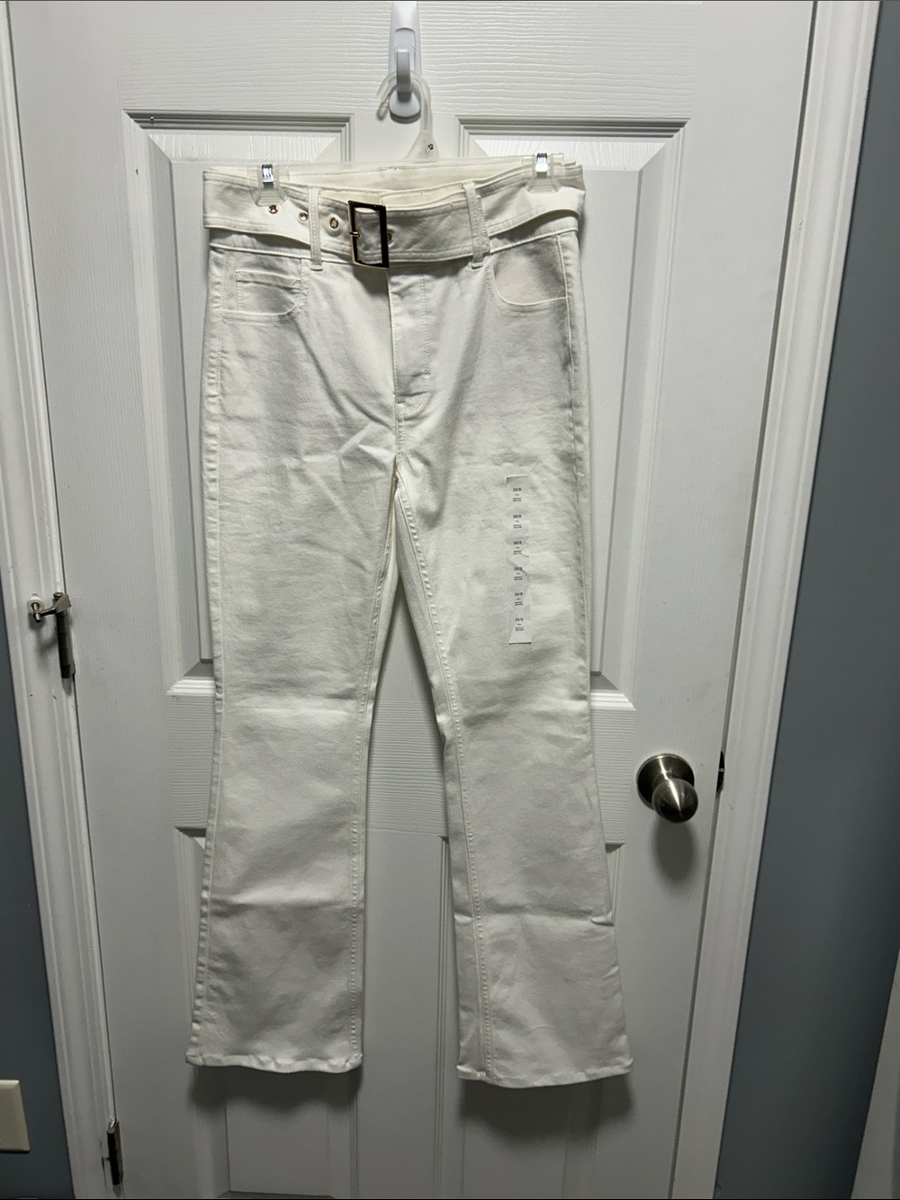 NWT WHBM OFF WHITE BELTED JEANS